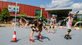 Zabawa dla najmłodszych w hawajskim klimacie Dziecko, LIFESTYLE - Najbliższy weekend (29 – 30 czerwca) upłynie w Porcie Łódź Junior pod znakiem hawajskiej muzyki i tańca.