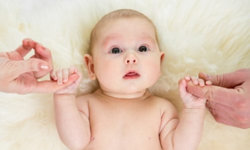 Jak wspierać rozwój odporności i mózgu małego dziecka?