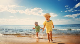 Żywienie malucha na wakacjach Dziecko, LIFESTYLE - O czym każdy rodzic powinien pamiętać podczas urlopu (i nie tylko)?