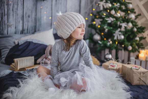 Święta z dzieckiem ze spektrum autyzmu – sprawdź, jak się przygotować Dziecko, LIFESTYLE - Święta Bożego Narodzenia to niezwykły czas w roku – przepełniony radością, zapachem choinki i pierników oraz pięknymi dekoracjami w domu.