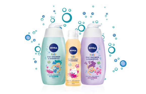 Nowe żele i mus do mycia NIVEA Baby! Dziecko, LIFESTYLE - Teraz dopełnieniem kąpielowych harców są nowe żele i mus do kąpieli NIVEA Baby pachnące żelkami, piankami czy karmelkami. To nie tylko idealne umilacze wieczornej toalety najmłodszych, ale przede wszystkim ochrona i pielęgnacja tej najdelikatniejszej skóry.