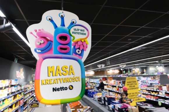 „Masa Kreatywności” – Netto rusza z atrakcyjną propozycją dla rodzin z dziećmi Dziecko, LIFESTYLE - W poniedziałek, 6 kwietnia, w sieci handlowej Netto startuje nowa kampania lojalnościowa – „Masa Kreatywności”. Klienci dyskontu w zamian za zakupy otrzymają saszetki z masą plastyczną Hey Clay, która daje nieskończone możliwości kreatywnej zabawy.