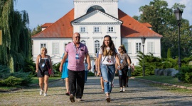 Dlaczego warto spędzić rodzinne wakacje z angielskim w Polsce?