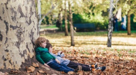 Jak pomóc w oswajaniu dziecięcych lęków? Wrześniowy egzamin dla rodziców Dziecko, LIFESTYLE - Dzieciom towarzyszą różne lęki związane z uczęszczaniem do szkoły. Ty też się martwisz? Podpowiadamy, co możesz zrobić jako rodzic, by pomóc je oswoić.