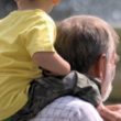 Czy dziadkowie powinni negocjować z dziećmi (i ich rodzicami)?